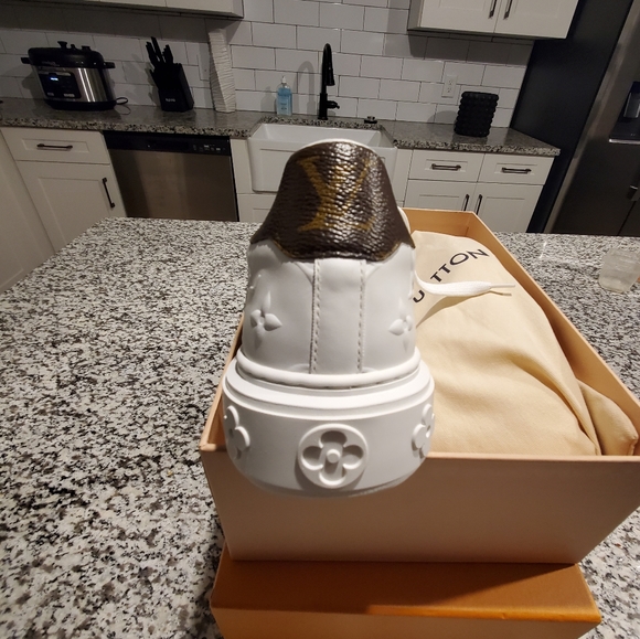 Louis Vuitton sneakers 👟 - Picture 3 of 3